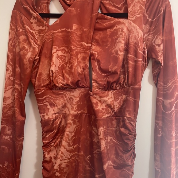 3/$75 NWT bodycon mini backless tie dye dress - Picture 4 of 5